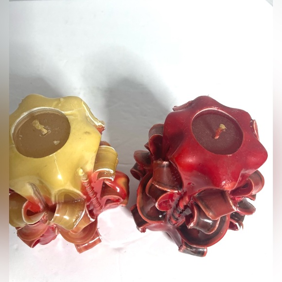 Set of 2 Unique vintage Artisan  hand carved 70s Glow ribbon candles Not used - Picture 2 of 9